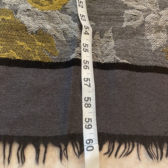 Ysl - Picture 8 of 12